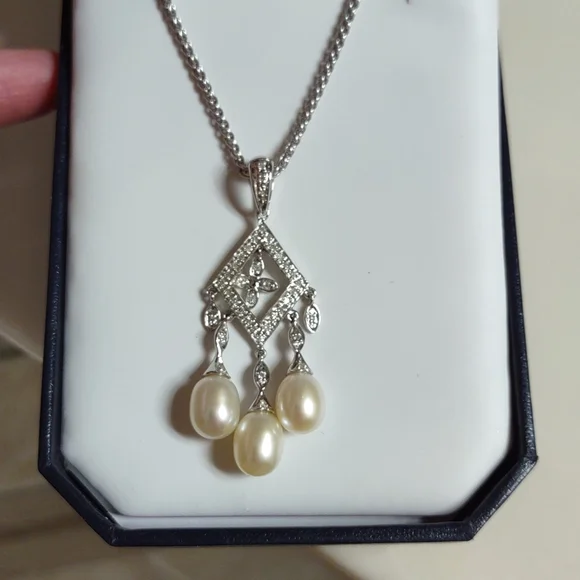 14kt white gold necklace with diamond and pearl drop pendant and earring… - Picture 5 of 14